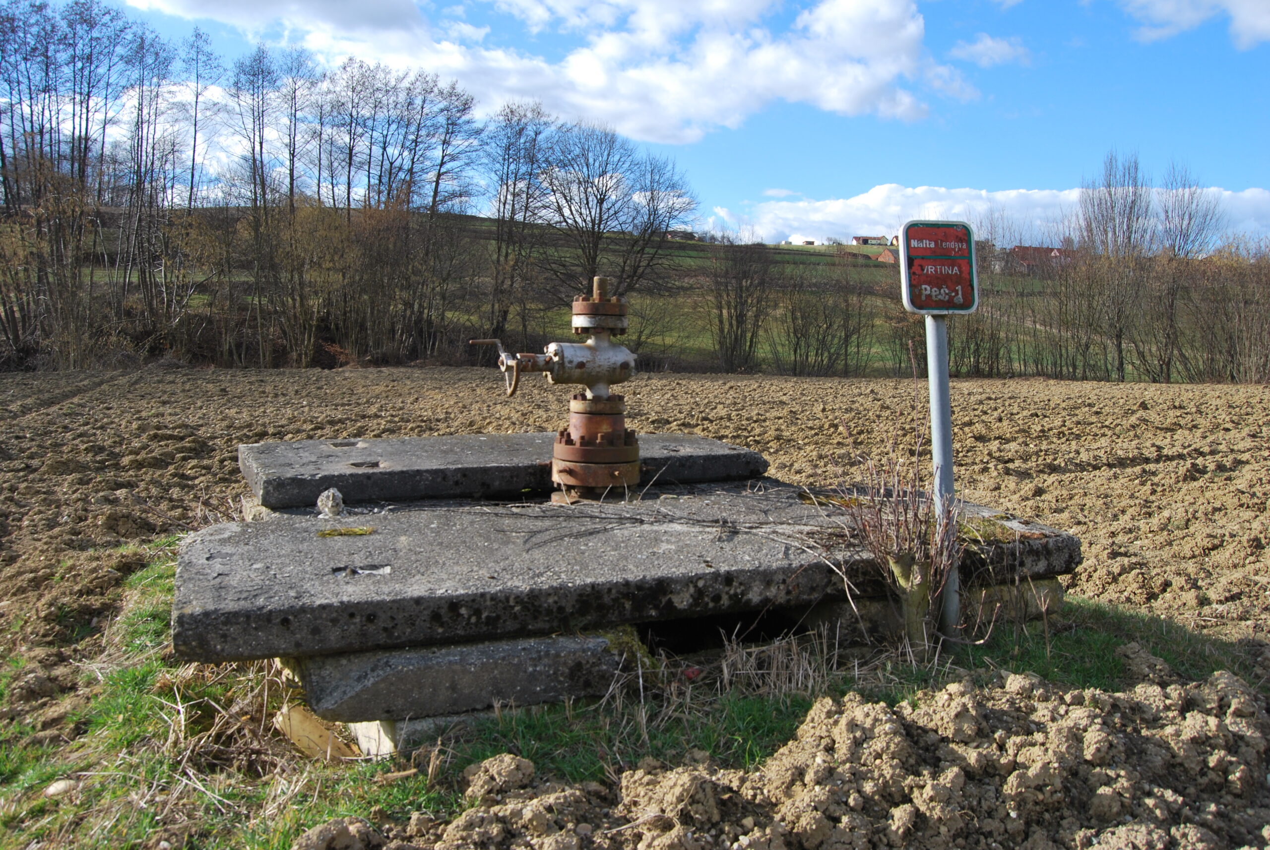 Using abandoned wells for geothermal energy production