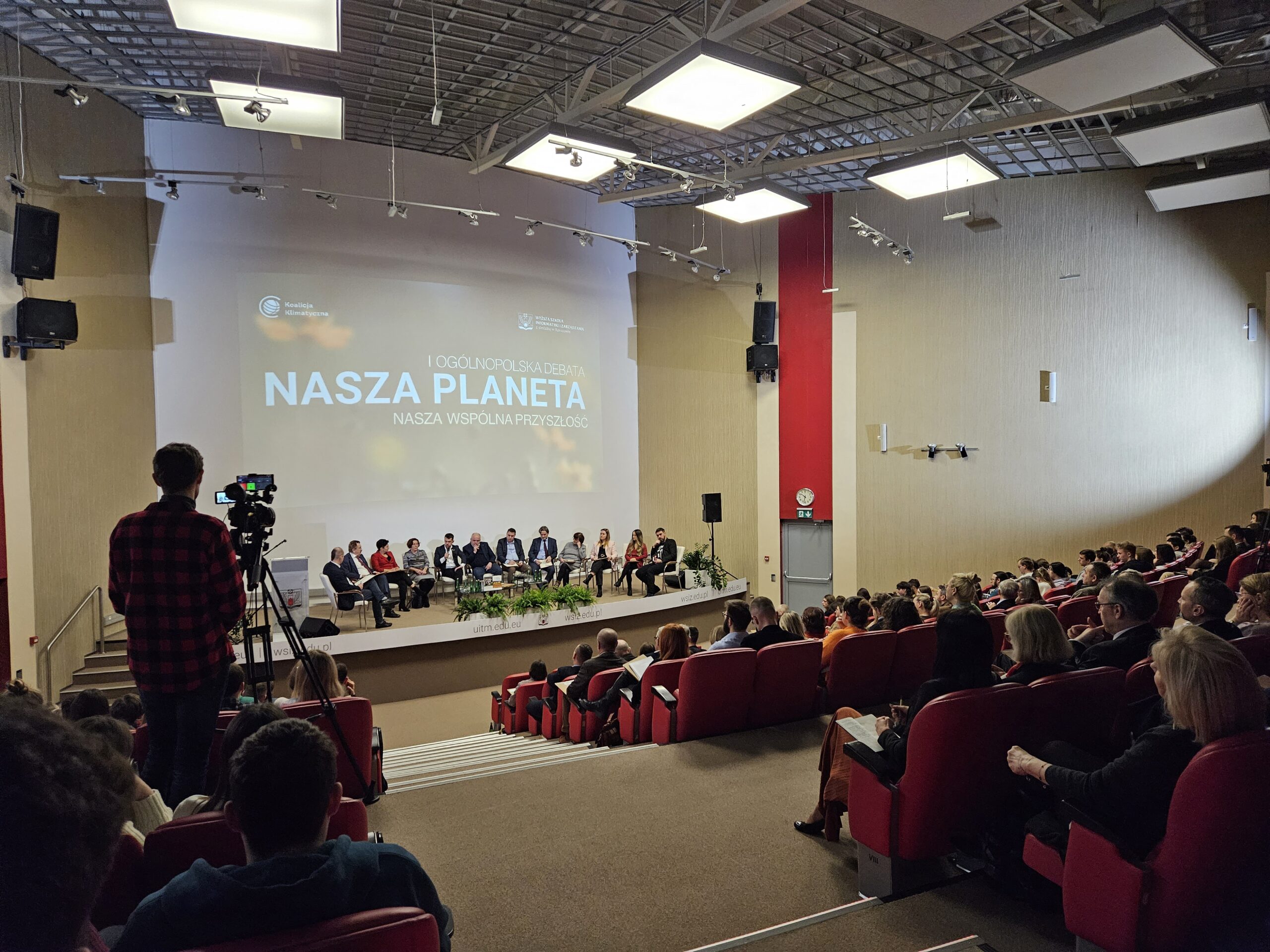 Talk about agriculture and climate change during the debate “Our Planet – Our Common Future”