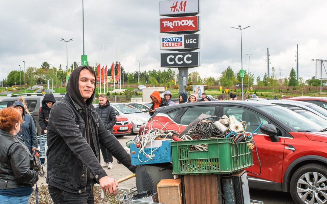 Earth Day Celebration in Lublin: Turning E-Waste into Green Initiatives