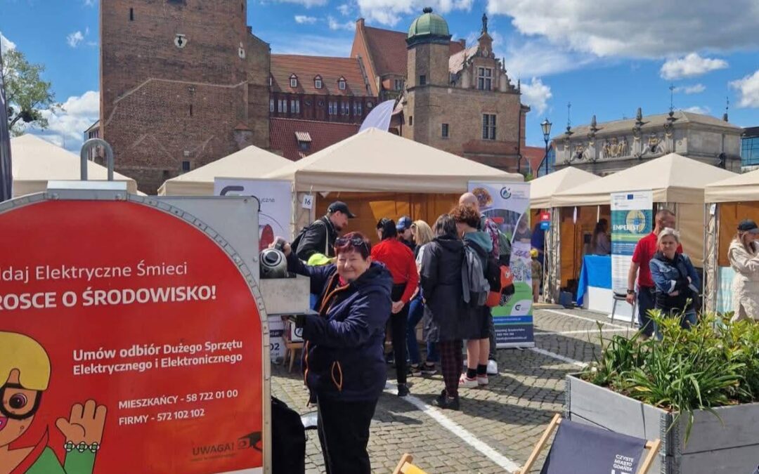Gdańsk Residents Embrace E-Waste Recycling at the Clean City Festival