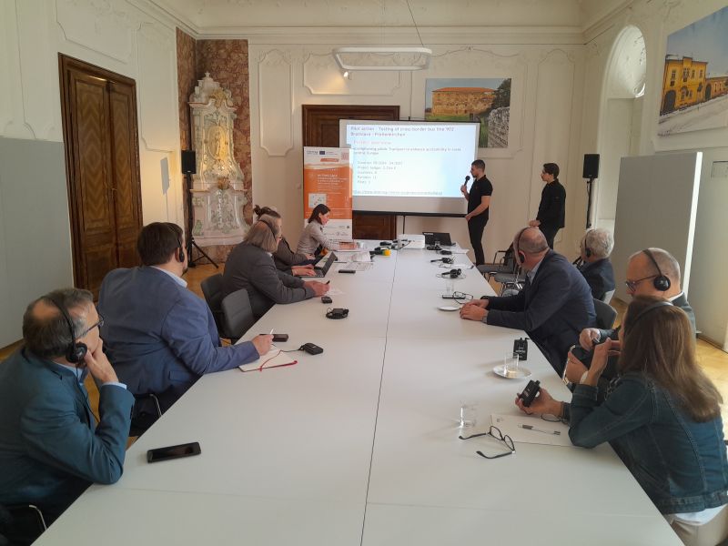 Bridging the public transport gap in AT/SK region